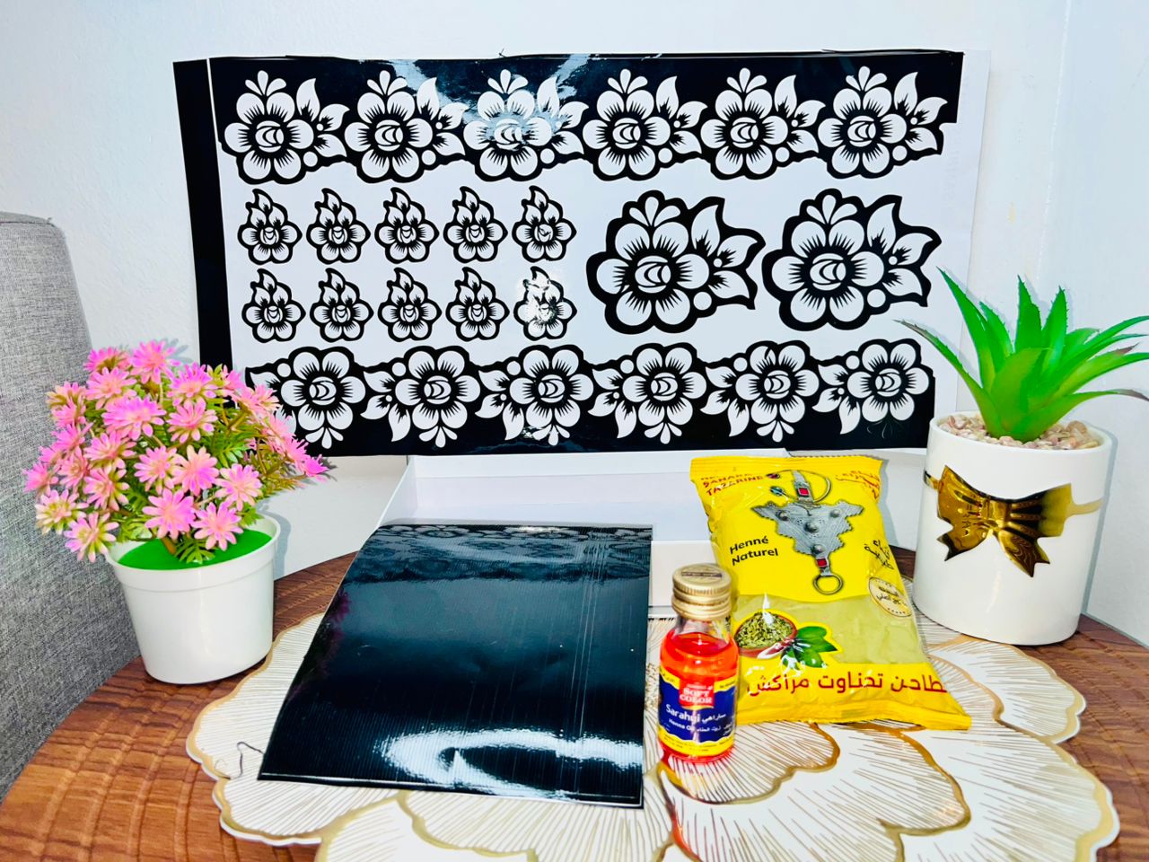 Spéciale PROMO GAMOU Kit henné pour mains, pieds et doigts + Feuille découpée