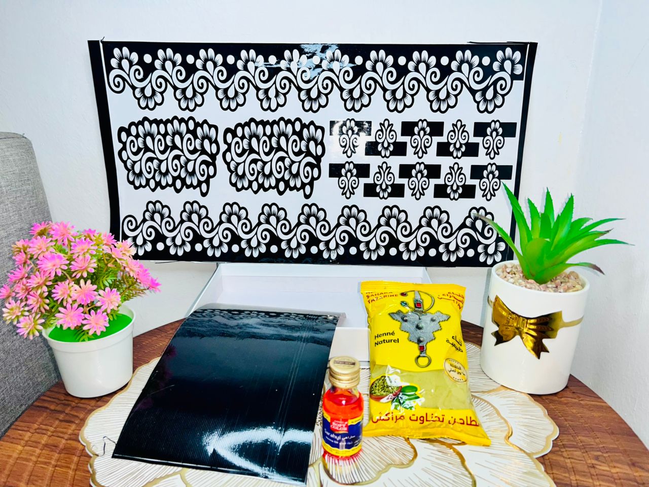 Spéciale PROMO GAMOU Kit henné pour mains, pieds et doigts + Feuille découpée